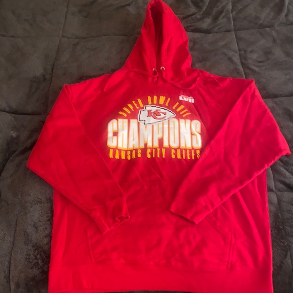 BRAND NEW KANSAS CITY CHIEFS SUPERBOWL LVII RED HOODIE. SIZE XL